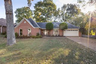 8245 CLINTON WAY LN, Memphis, TN 38018