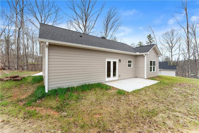 96 Hawks Ridge Ct, Cleveland, GA 30528