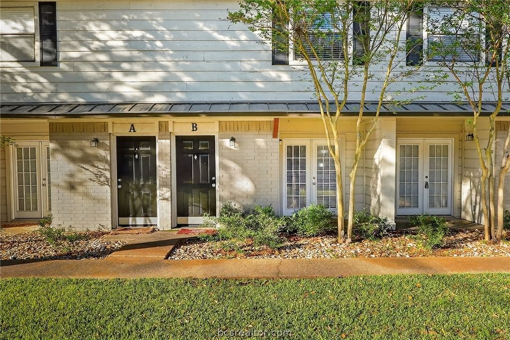 1400 Summit Street B, College Station, TX 77845 — photo 2