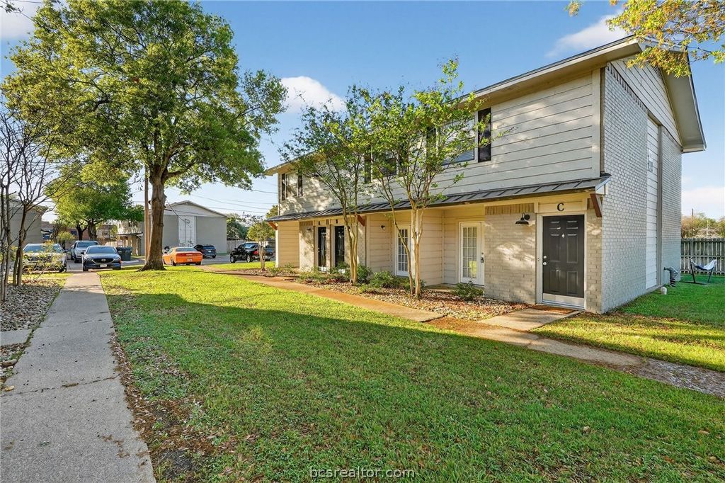 1400 Summit Street B, College Station, TX 77845 — photo 3