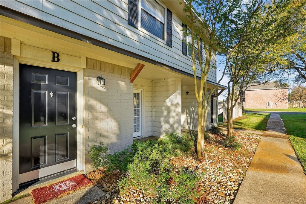 1400 Summit Street B, College Station, TX 77845 — photo 4