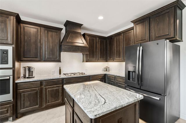 19719 Raccoon Hollow Way, Cypress, TX 77433