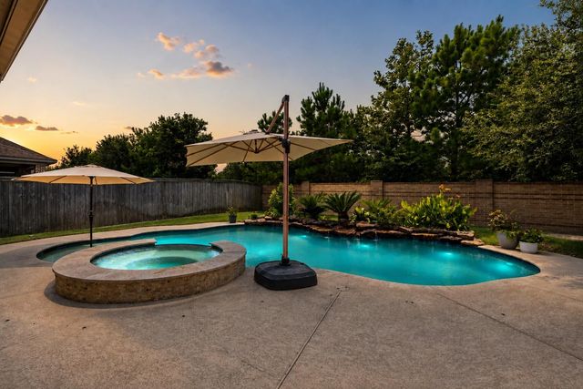 19719 Raccoon Hollow Way, Cypress, TX 77433