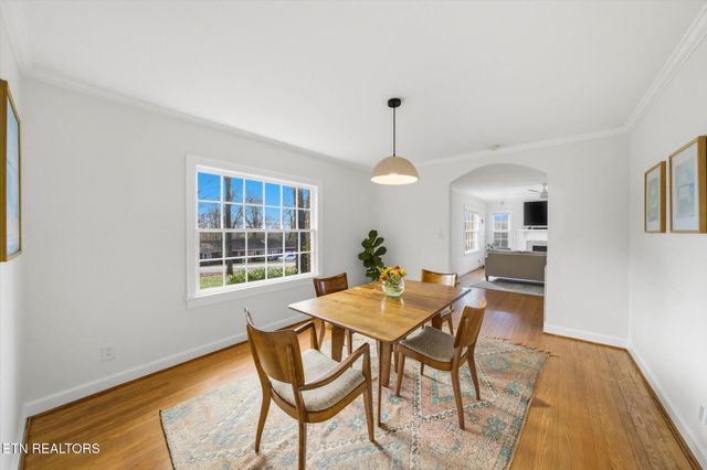 5111 E Sunset Rd, Knoxville, TN 37914