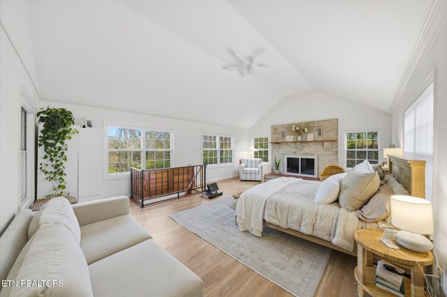 5111 E Sunset Rd, Knoxville, TN 37914