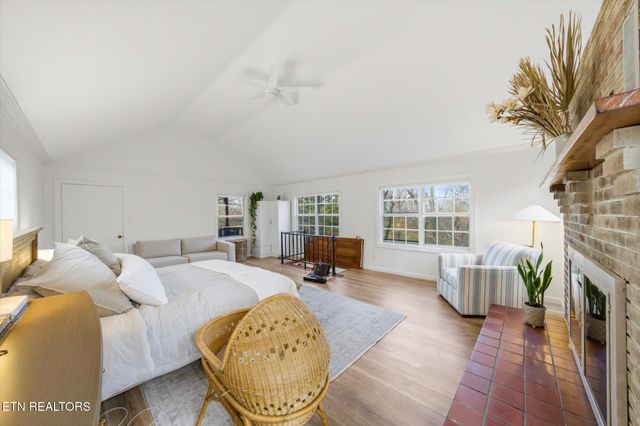 5111 E Sunset Rd, Knoxville, TN 37914