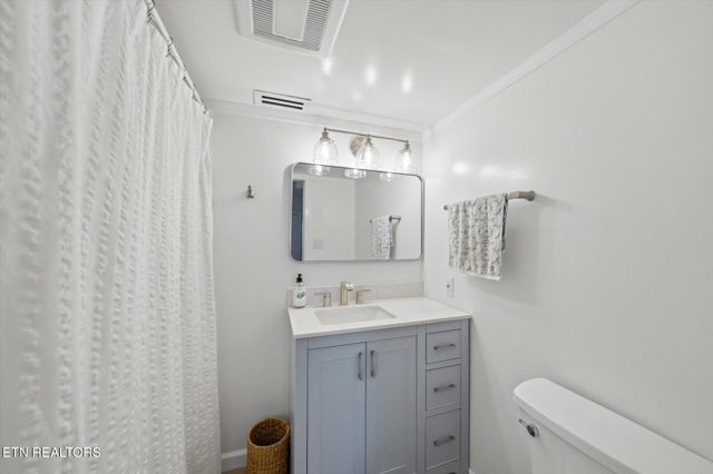 5111 E Sunset Rd, Knoxville, TN 37914