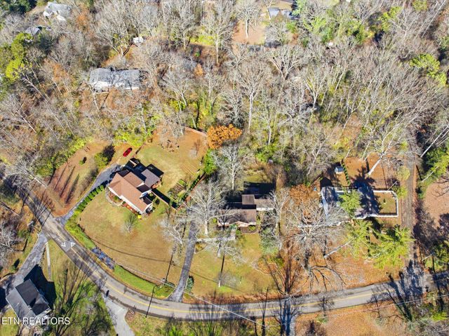 5111 E Sunset Rd, Knoxville, TN 37914