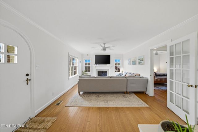 5111 E Sunset Rd, Knoxville, TN 37914