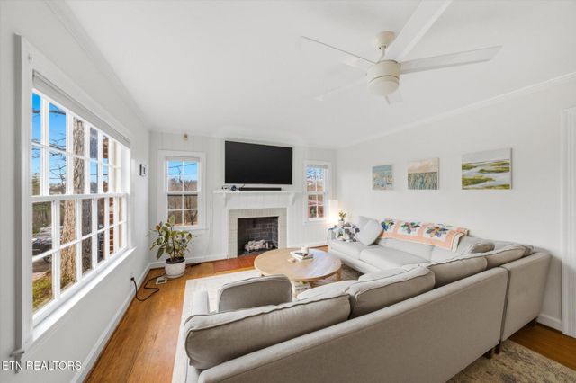 5111 E Sunset Rd, Knoxville, TN 37914