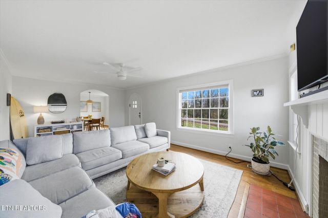 5111 E Sunset Rd, Knoxville, TN 37914