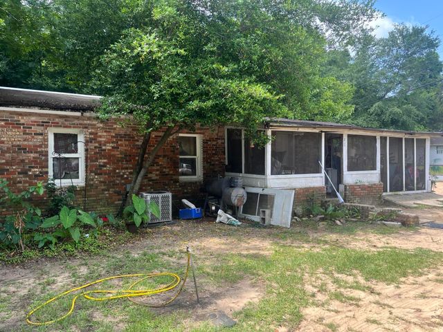 401-409 Brock East Avenue, Crestview, FL 32539