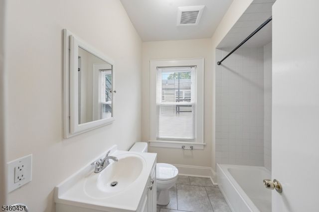 11 Evergreen Ave, Bloomfield Twp., NJ 07003