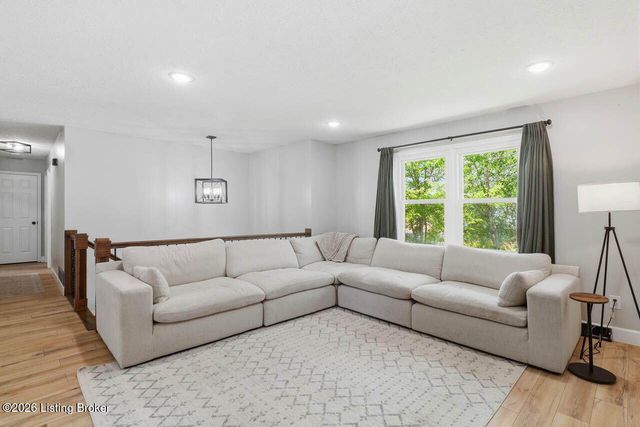44 Tinted Cloud Cir, Elizabethtown, KY 42701