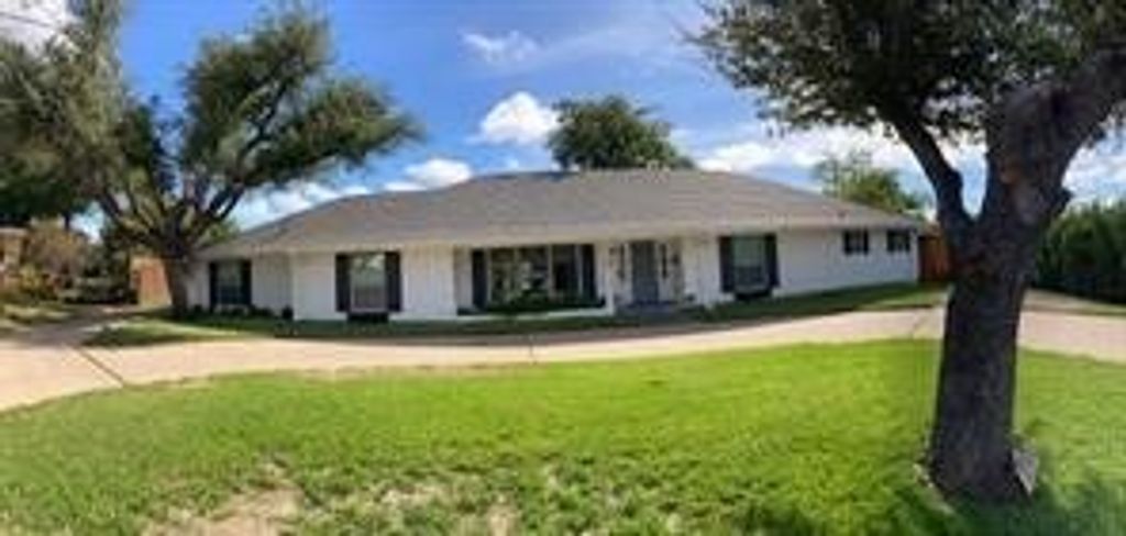 7349 Royal Circle, Dallas, TX 75230