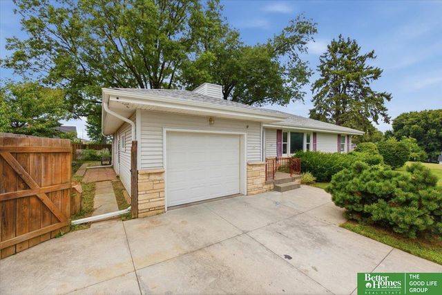 7416 S 28th Street, Bellevue, NE 68147