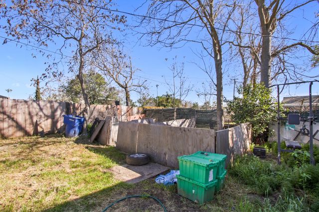 3932 Branch St, Sacramento, CA 95838