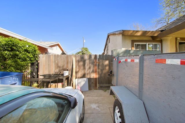 3932 Branch St, Sacramento, CA 95838