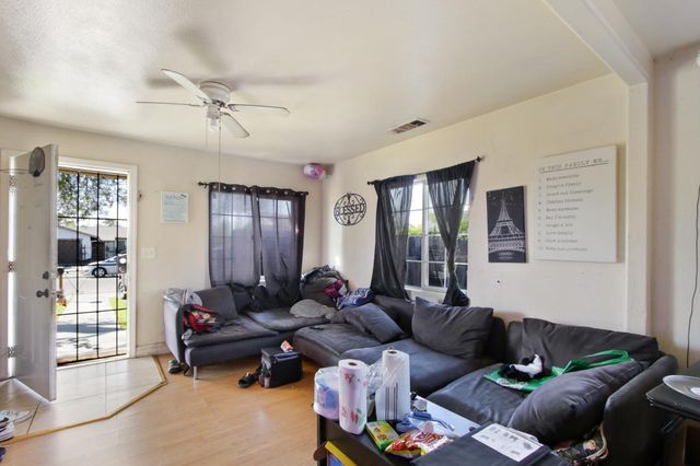 3932 Branch St, Sacramento, CA 95838