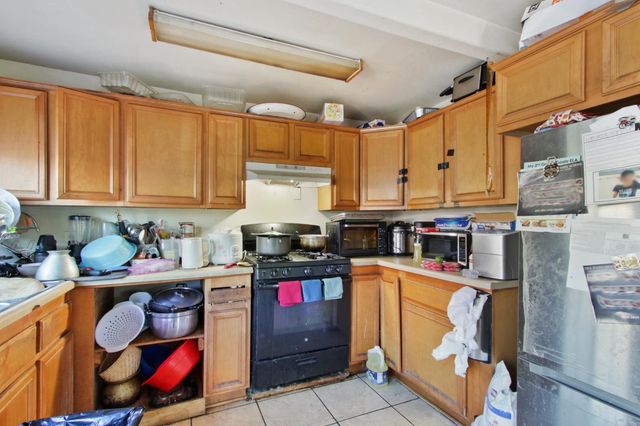 3932 Branch St, Sacramento, CA 95838