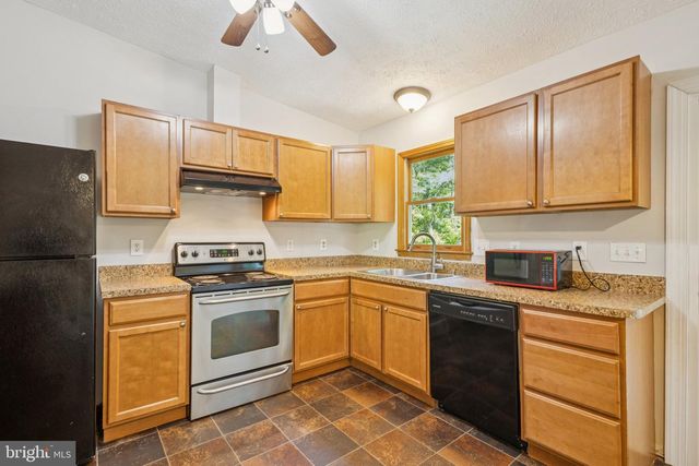 20 CHERRY LAUREL DR, Fredericksburg, VA 22405