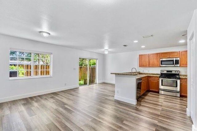 330 SW 2nd Avenue 14, Hallandale Beach, FL 33009