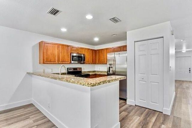 330 SW 2nd Avenue 14, Hallandale Beach, FL 33009