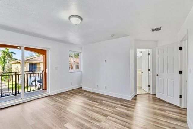 330 SW 2nd Avenue 14, Hallandale Beach, FL 33009
