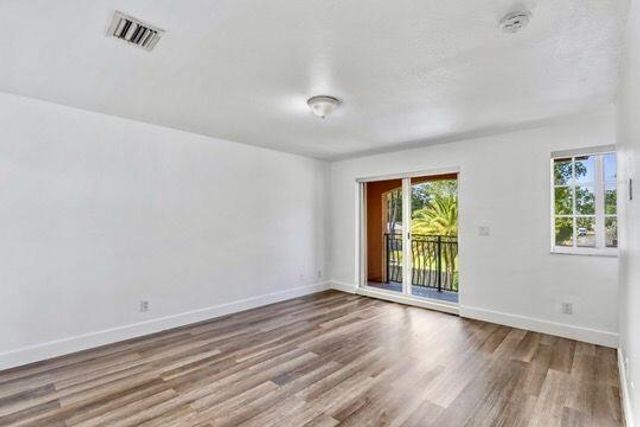 330 SW 2nd Avenue 14, Hallandale Beach, FL 33009
