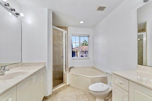 330 SW 2nd Avenue 14, Hallandale Beach, FL 33009
