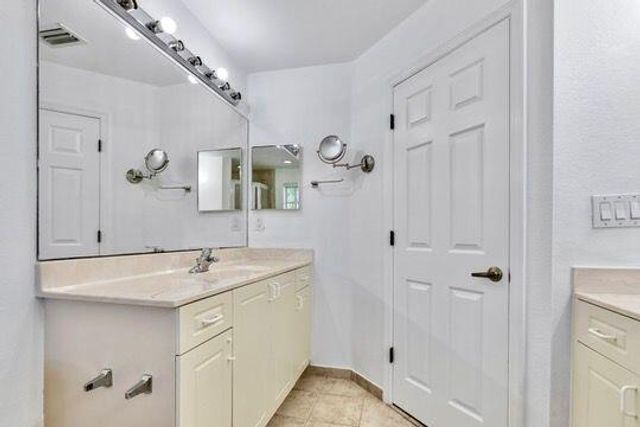 330 SW 2nd Avenue 14, Hallandale Beach, FL 33009