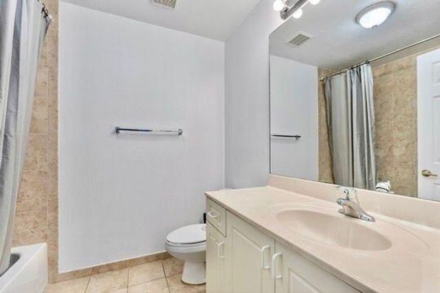 330 SW 2nd Avenue 14, Hallandale Beach, FL 33009