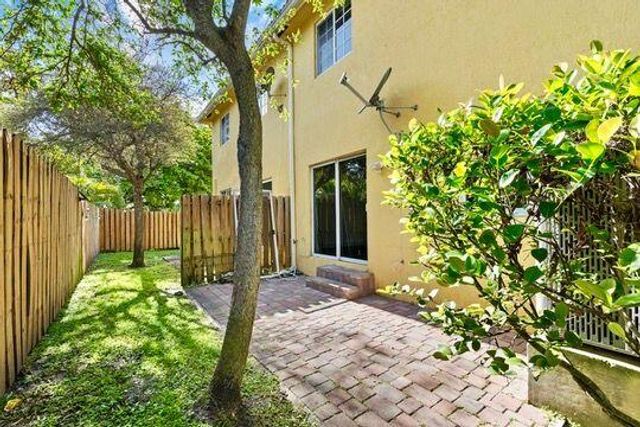 330 SW 2nd Avenue 14, Hallandale Beach, FL 33009