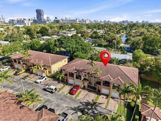 330 SW 2nd Avenue 14, Hallandale Beach, FL 33009