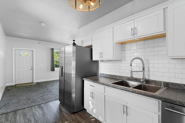 1571 CHARLES STREET, Green Bay, WI 54302