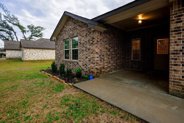 62 Nelson Court, Jones Creek, TX 77541