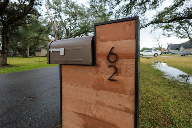 62 Nelson Court, Jones Creek, TX 77541