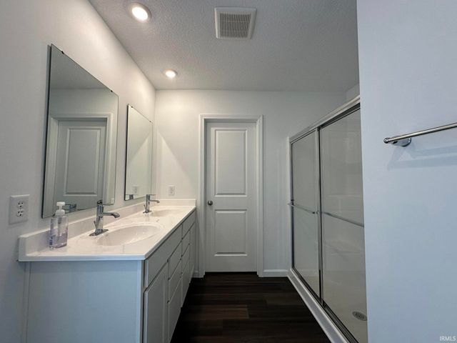 4701 Heathermoor Lane, New Haven, IN 46774