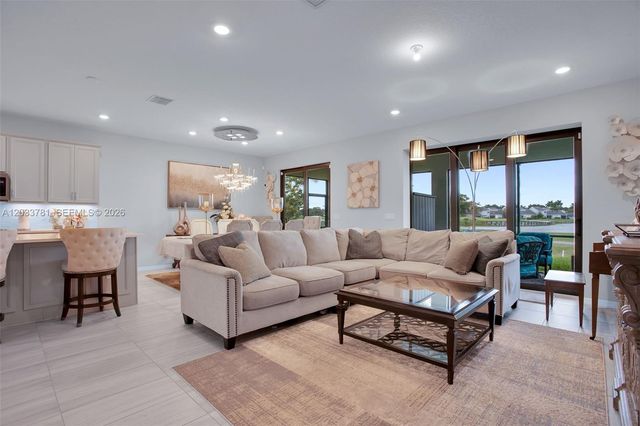 7700 NW 84th Lane, Tamarac, FL 33321