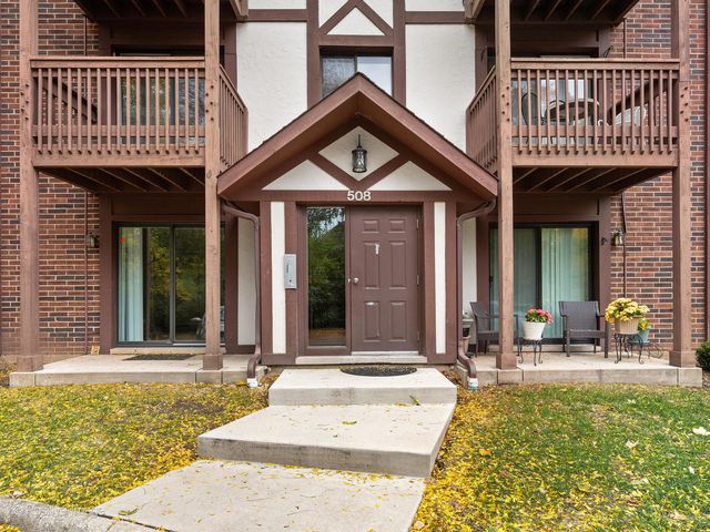 508 Taylor Avenue A, Glen Ellyn, IL 60137
