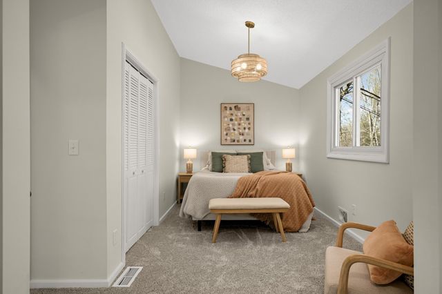 783 Berwood Avenue, Vadnais Heights, MN 55127