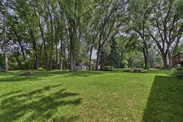 783 Berwood Avenue, Vadnais Heights, MN 55127