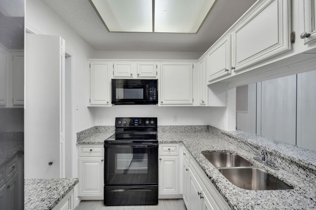 3607 W Northgate Drive 114, Irving, TX 75062
