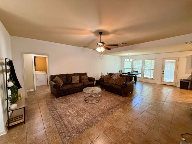 42141 Broadwalk Ave, Hammond, LA 70403