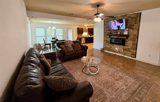 42141 Broadwalk Ave, Hammond, LA 70403