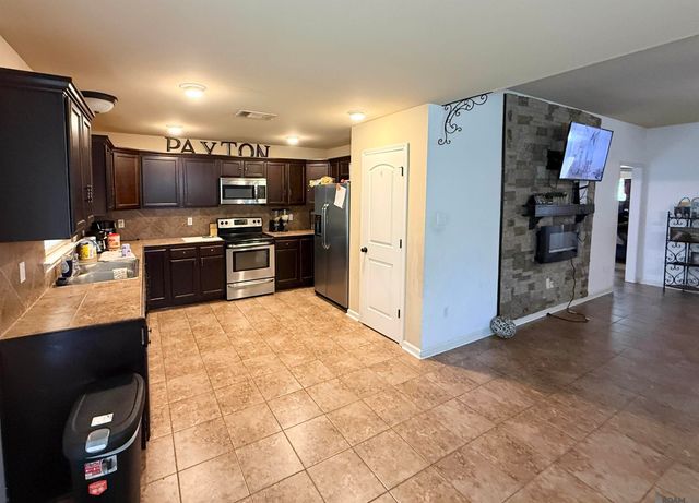 42141 Broadwalk Ave, Hammond, LA 70403