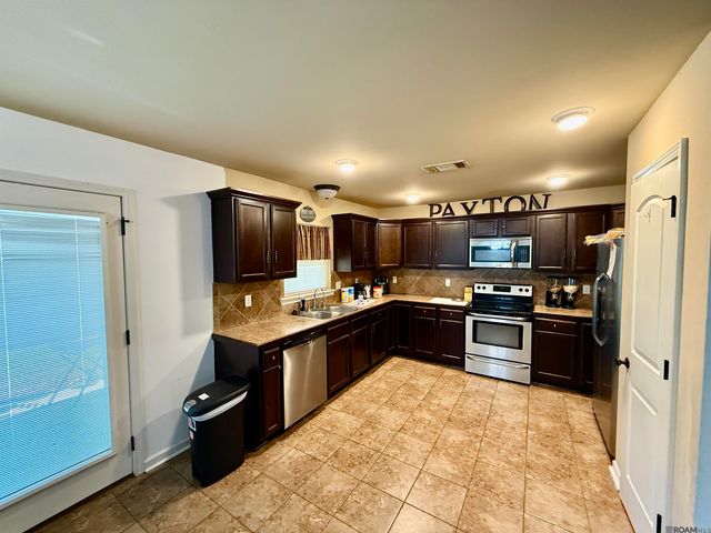 42141 Broadwalk Ave, Hammond, LA 70403