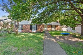 8901 Panther Drive, Woodway, TX 76712
