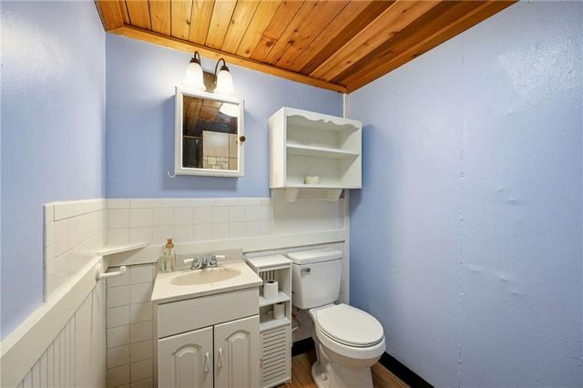 12709 E Silver Lane, Sugar Creek, MO 64050
