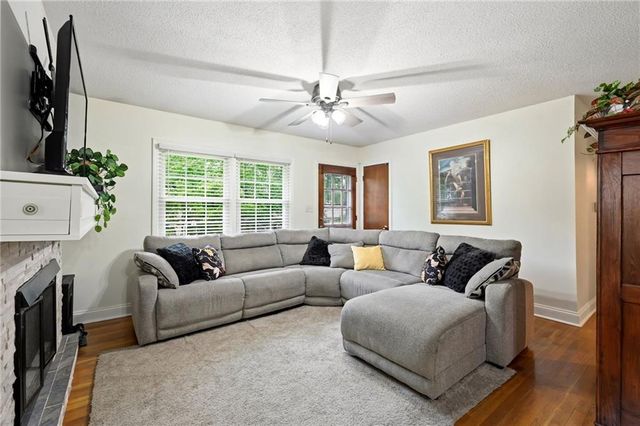 12709 E Silver Lane, Sugar Creek, MO 64050